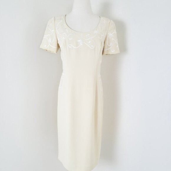 80s Pastel Yellow Mini Dress Embroidered Short Sleeve Scoop Neckline Fitted - Picture 5 of 14